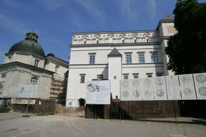 Krizė nupūs ir iškilmes
