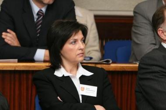 Atleista valdininkė gaus litų