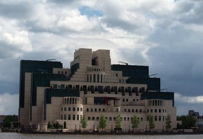 B.Berezovskį nužudė MI6?