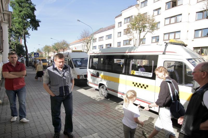 Buvusių vežėjų laukia       Darbo birža  