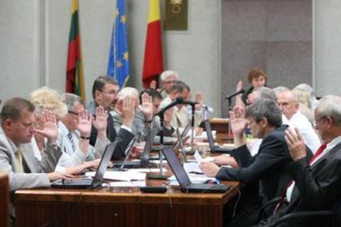 Siekis: iš 58 buvusių ir esamų miesto tarybos narių prokurorai, siekdami apginti viešąjį interesą, siekia atgauti beveik 700 tūkst. litų.