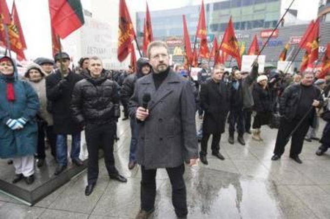 Vietoj gimtadienio gėlių  A.Butkevičiui ir G.Kazakui – teismo suolas
