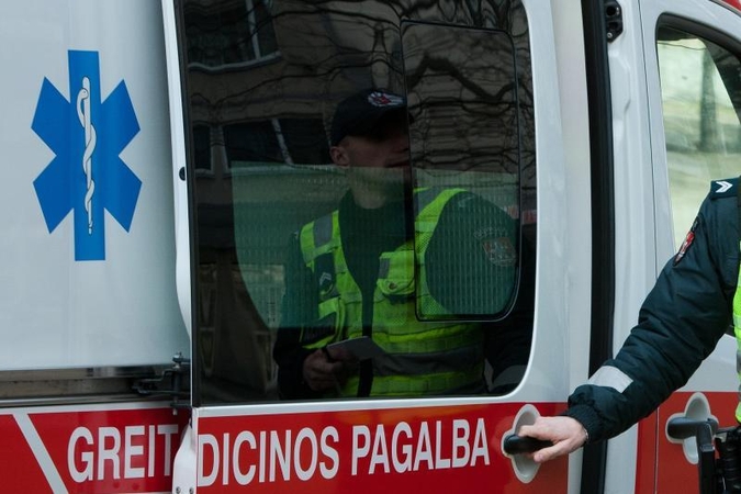 Po savižudybės įvykio vietoje – šiurpūs vaizdai