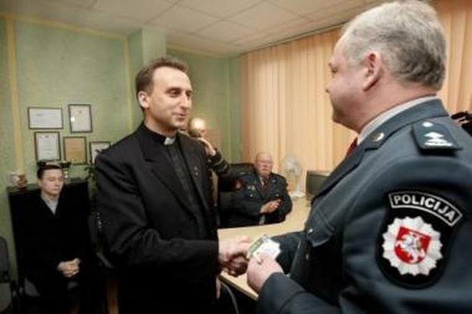 Tarp policijos rėmėjų – kunigai
