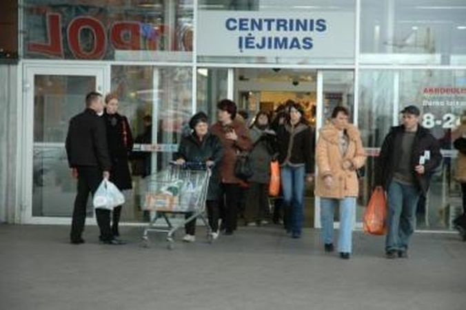 Per šventes dirbs ne visi