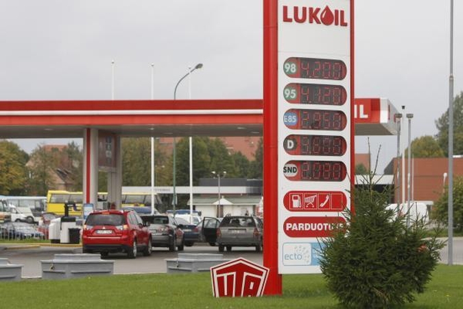 Faktas: pastarosiomis dienomis automobilinės dujos pabrango visose degalinėse.