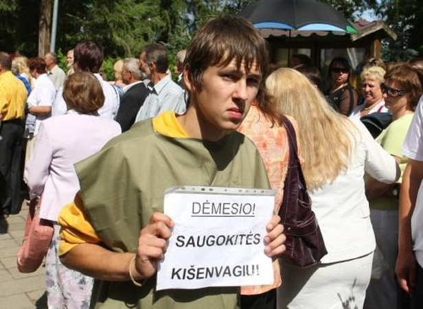Atostogų sezonas – darbymetis kišenvagiams