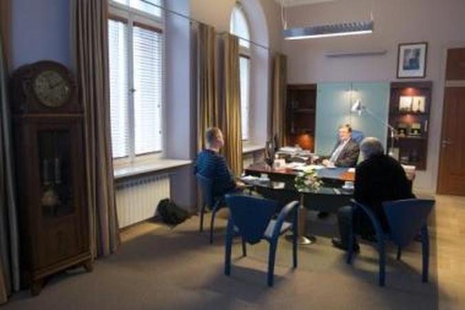 Bėgiai į aukso kasyklą