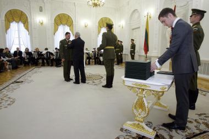 Ar pasitikime savo kariais?