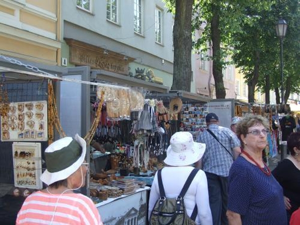 Akibrokštas: Pilies gatvės prekeiviai stumiami į užribį