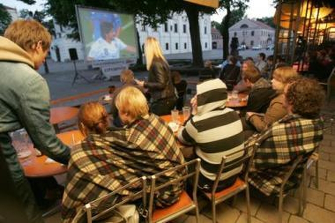 Pomėgis: sporto varžybų transliacijų stebėjimas kavinėse jau įprastas ir pas mus.