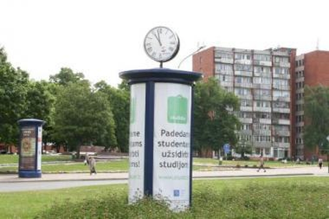 Nesusipratimas: vakar prie senojo turgaus esančio laikrodžio abi pusės vienu metu rodė skirtingą laiką.