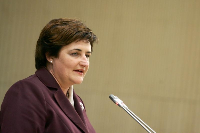 Būsimieji ministrai su Prezidente užsienietiškai kalbėti nenori