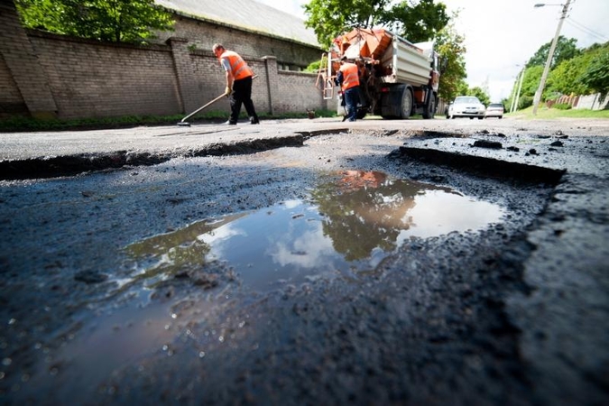 Dėl gatvių duobių – priešrinkiminės rietenos