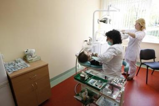 Trukmė: odontologų darbo laikas, kaip ir daugelio kitų sričių specialistų, pailgėja keliomis valandomis.