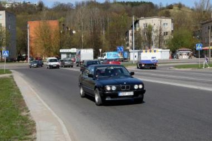 Eismas: Raudondvario plento ir Č.Radzinausko transporto mazgo nereguliuojama sankryža yra viena pavojingiausių Kaune.