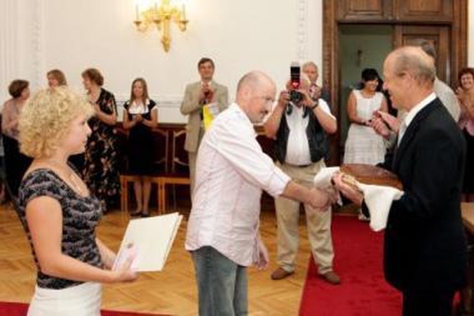 Staigmena: sulaukę kvietimo atvykti į Kauno rotušę, O. ir R.Grincevičiai pamanė, kad draugai jiems iškrėtė pokštą.
