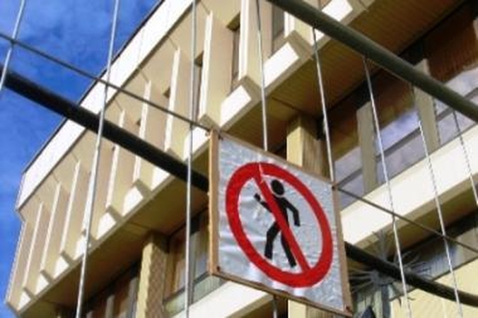 15 parlamentarų vaikščioja peilio ašmenimis