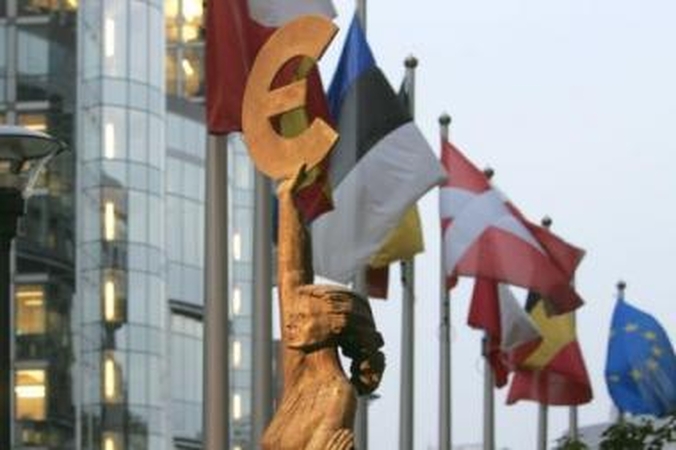 Kančios: analitikų nuomone, Baltijos šalys pasirinko trumpesnį, bet sunkesnį kelią į euro zoną.