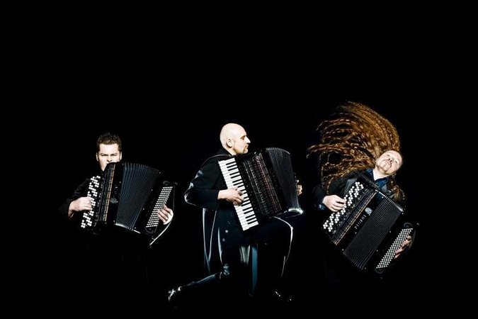Akordeono prisikėlimas – „Motion Trio“