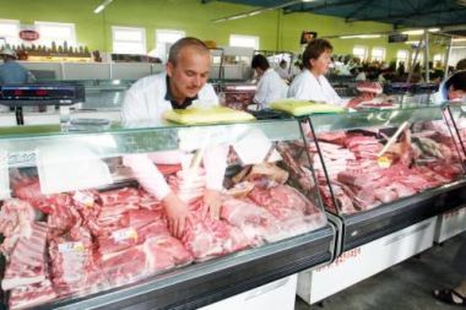 Smuko: turguje žalia kiauliena prekiaujantys smulkieji verslininkai teigė, kad jos pardavimai šiemet sumenko perpus.