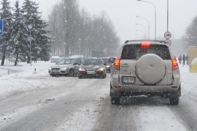 Dilema: plauti žiemą automobilį ar ne