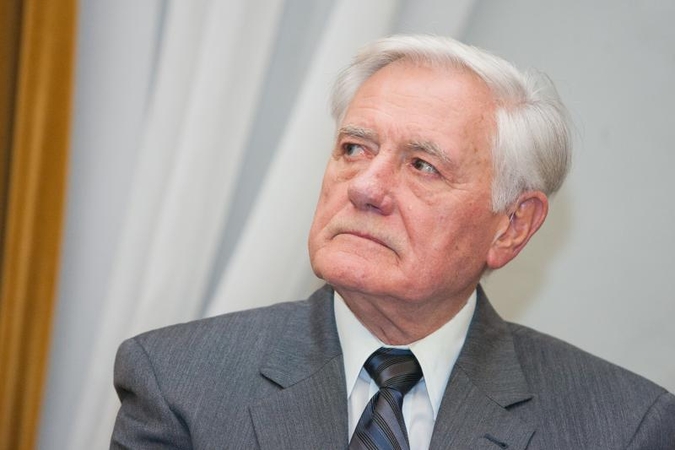 Prezidentas V. Adamkus: politika gali būti garbinga