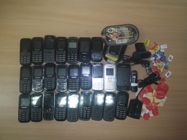 Per kratą Kybartų pataisos namuose rasti 26 telefonai