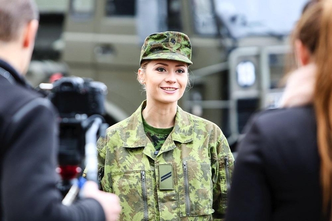„Mis Lietuva 2013“ R. Mazurevičiūtė pasirengusi eiti ginti Tėvynės